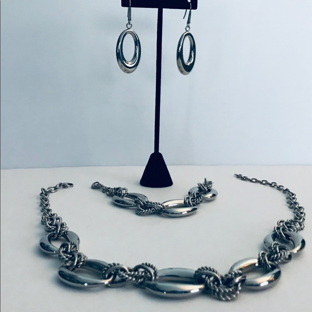 Stainless steel necklace and accessories.